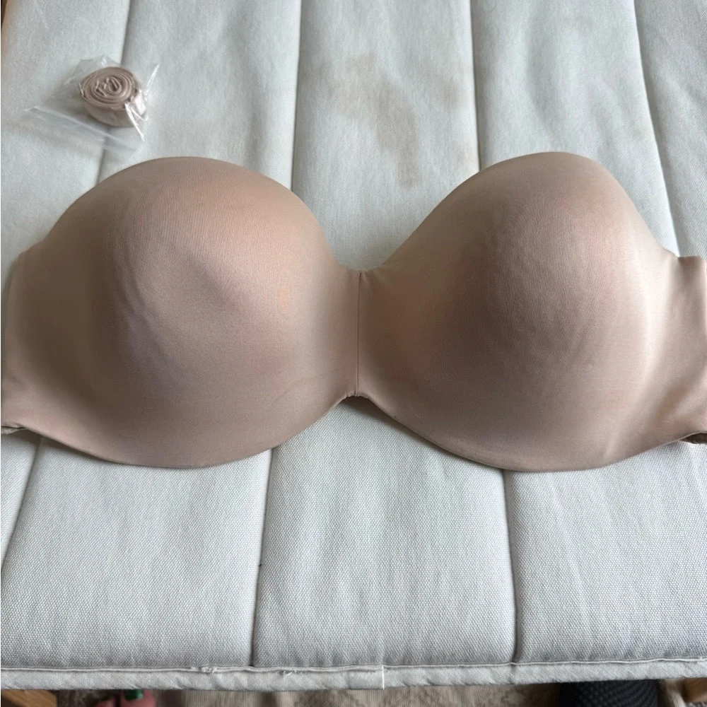 Maidenform Tan Seamless strapless bra - Picture 1 of 4